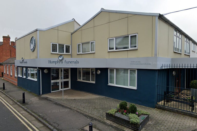 Front of Humphris Funerals in Banbury